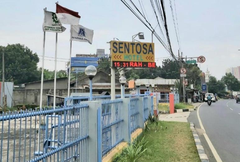Sentosa Hotel & Restaurant - Tersertifikasi Chse Dari Kementerian Pariwisata Dan Ekonomi Kreatif Bekasi Extérieur photo
